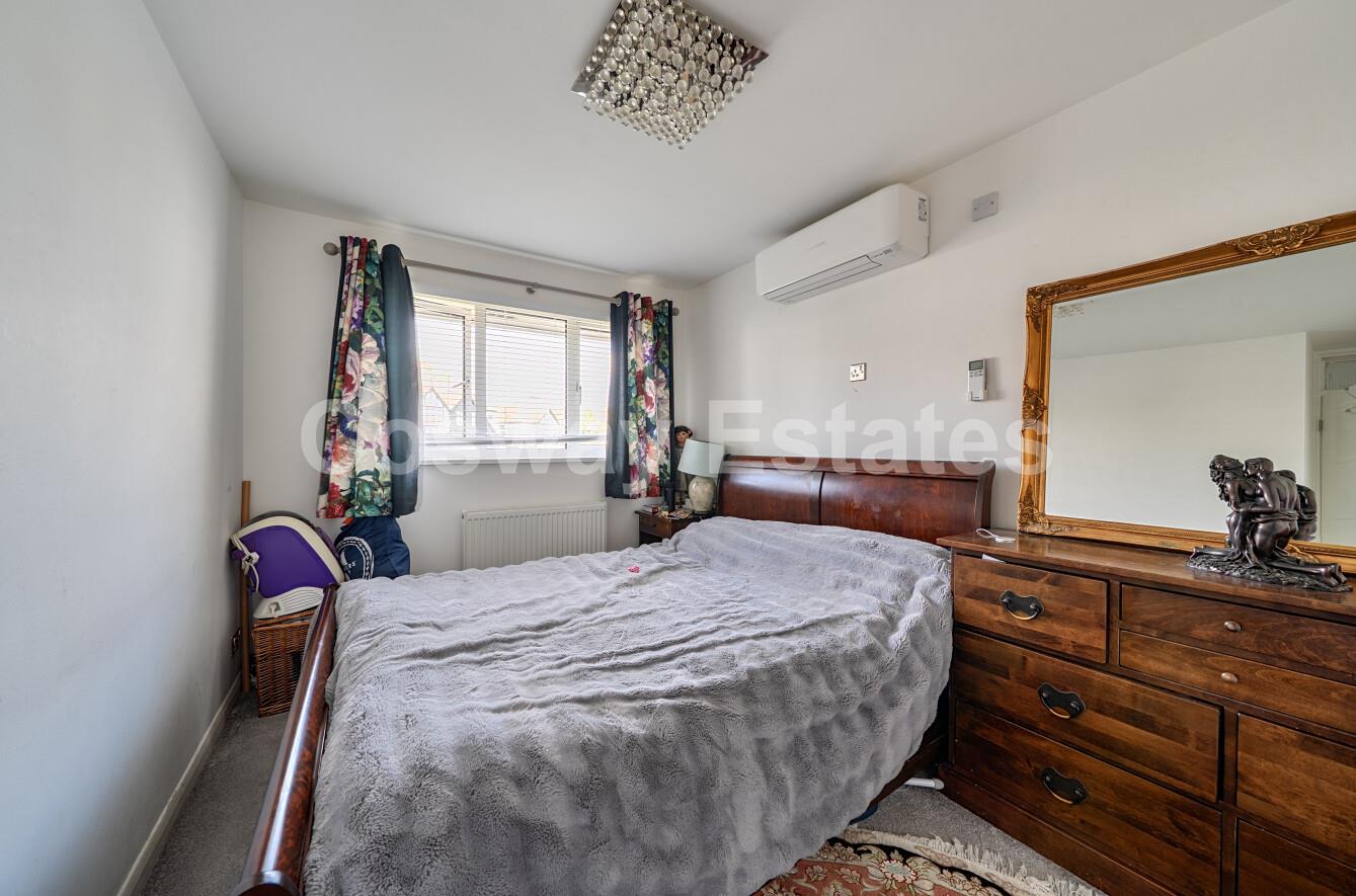 Rowlands Close, Mill Hill, NW7, London